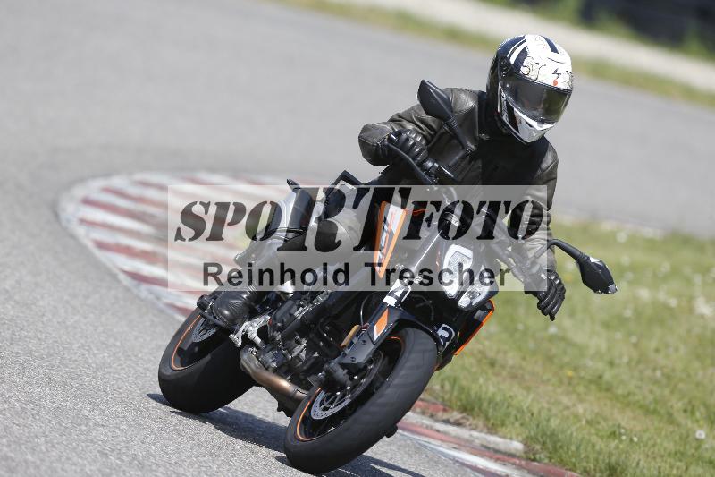 /Archiv-2025/09 22.04.2025 Cornu Master School ADR/gruen-vert/43